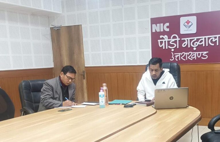 सरकार जनता के द्वार कार्यक्रम के तहत जारी रोस्टर के अनुसार गांवो में चौपाल लगाने के निर्देश
