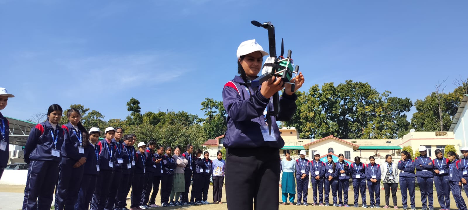 उत्तराखंड के युवाओं को उच्च तकनीकी कौशल प्रदान करने के लिए सरकार कई योजना चला रही है।