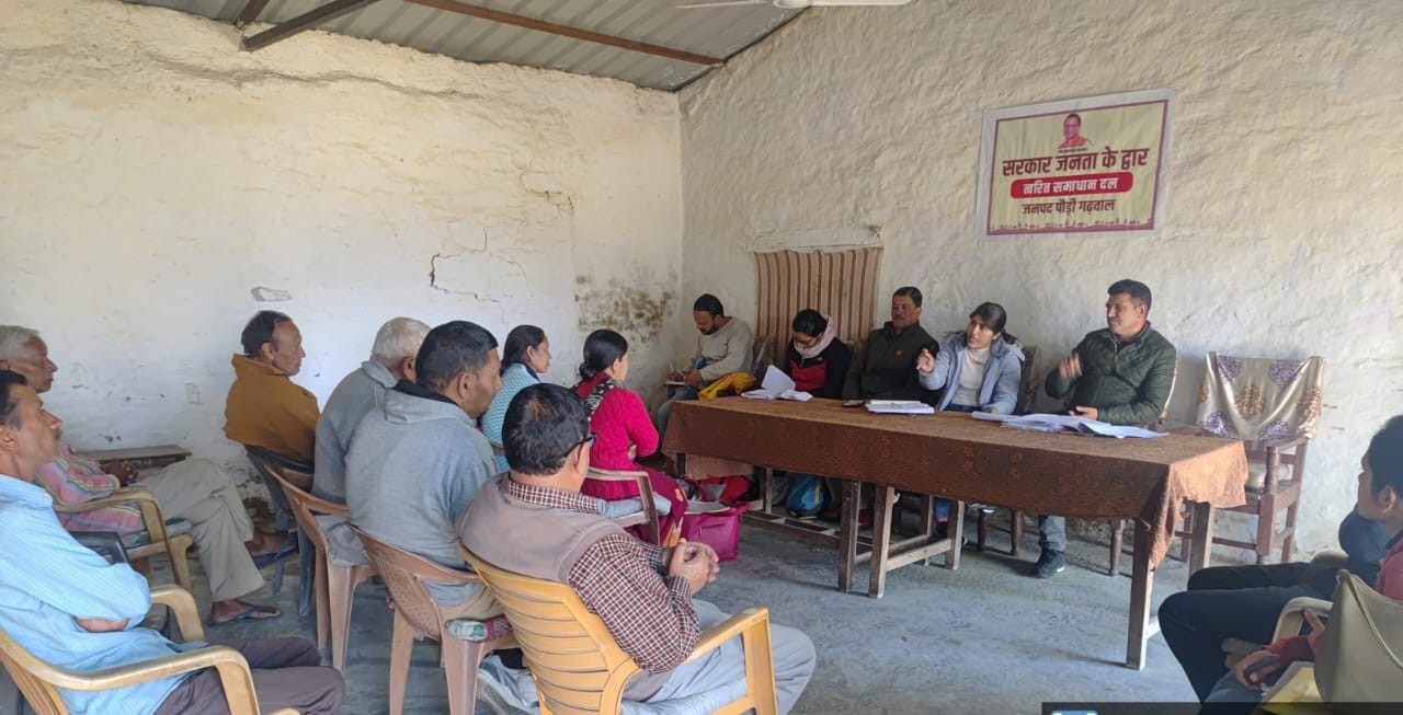 हसील दिवस में 08 शिकायतें दर्ज हुई और अधिकांश शिकायतों का मौके पर ही निस्तारण किया गया।