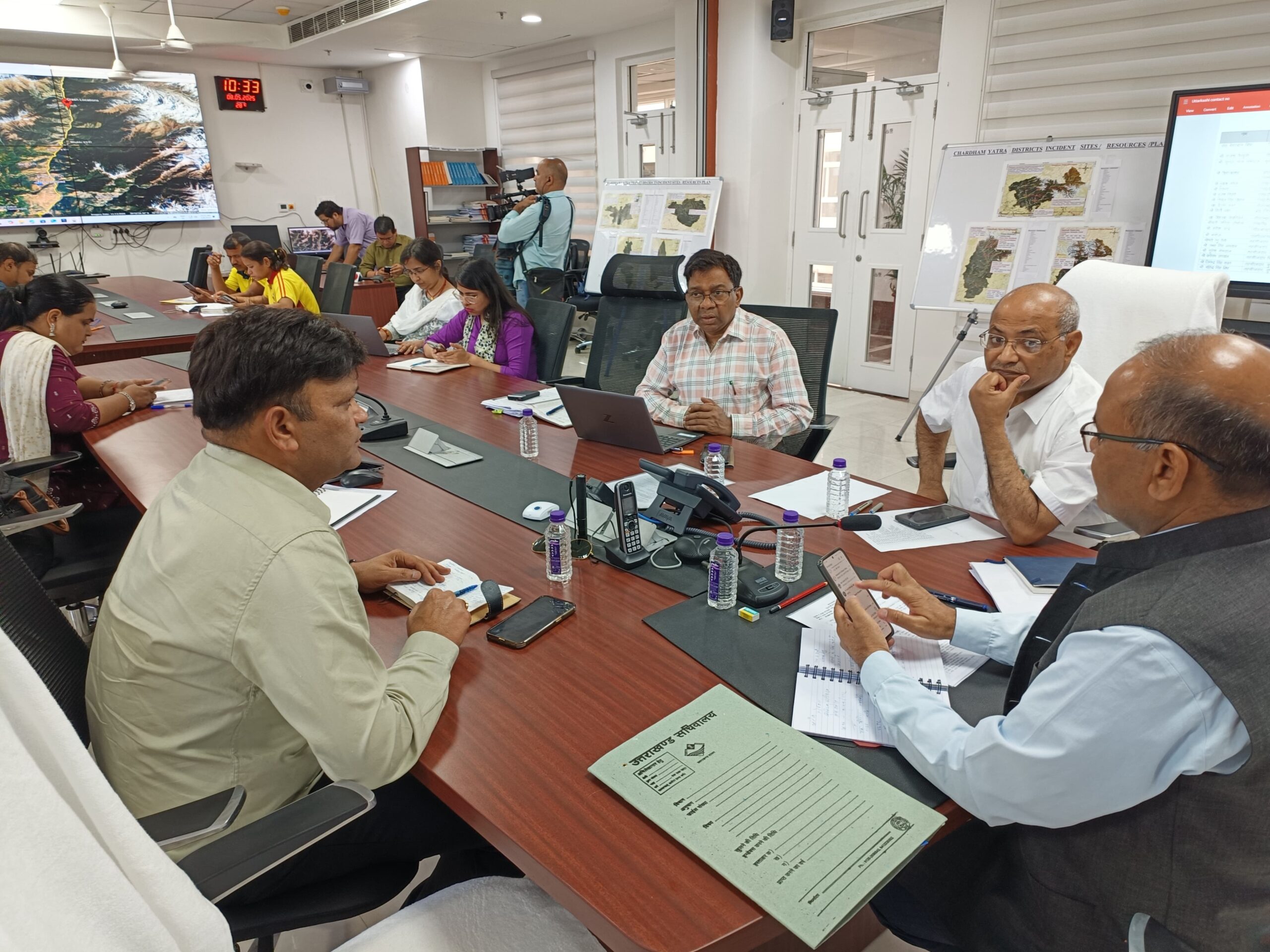 सचिव आपदा प्रबंधन विनोद कुमार सुमन पूरी टीम के साथ पहुंचे