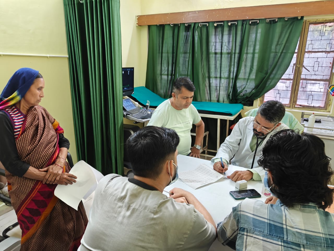 20 लोगों के इको, 30 के ईसीजी हुई, मिला परामर्श