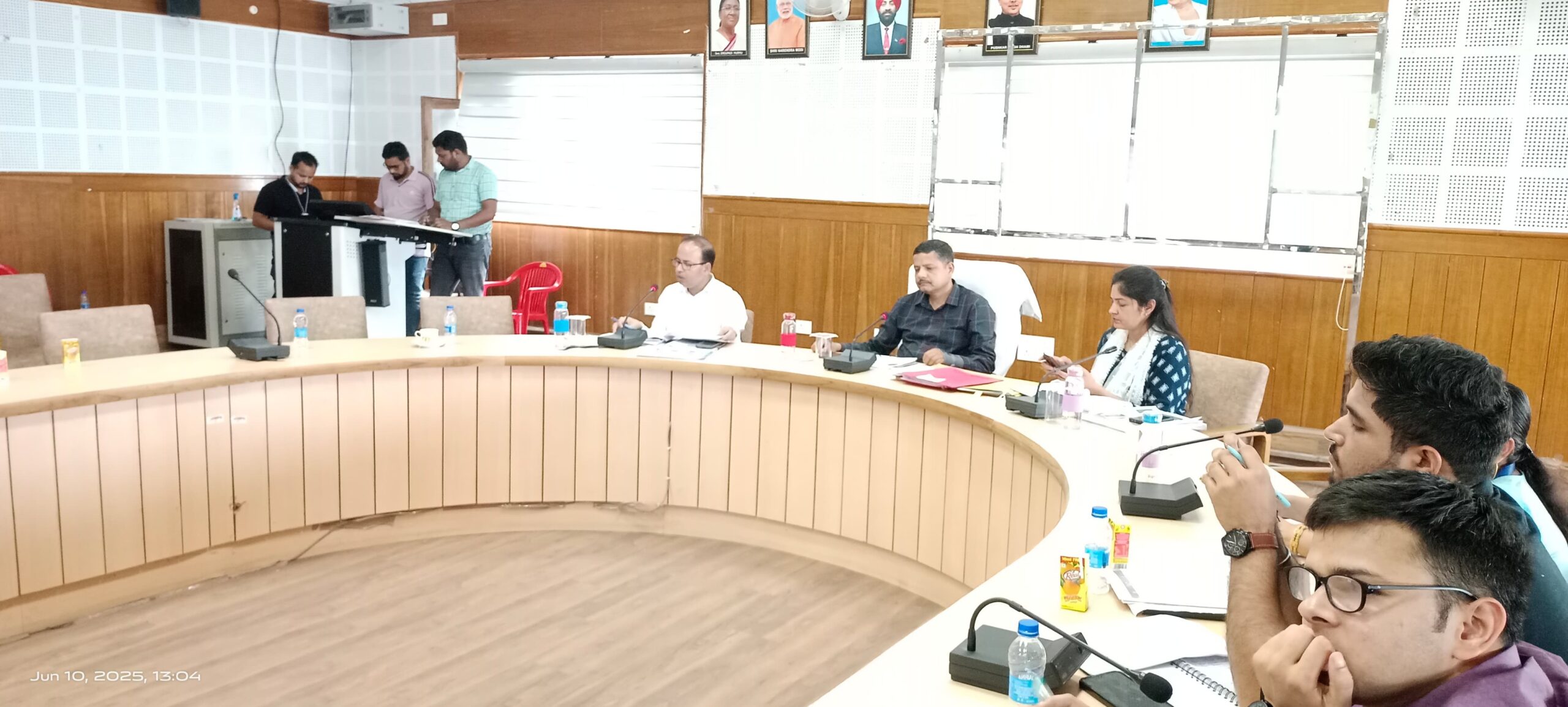 अमृत सरोवर, ग्रोथ सेंटर और मनरेगा कार्यों की समीक्षा, लक्ष्य प्राप्ति पर जोर