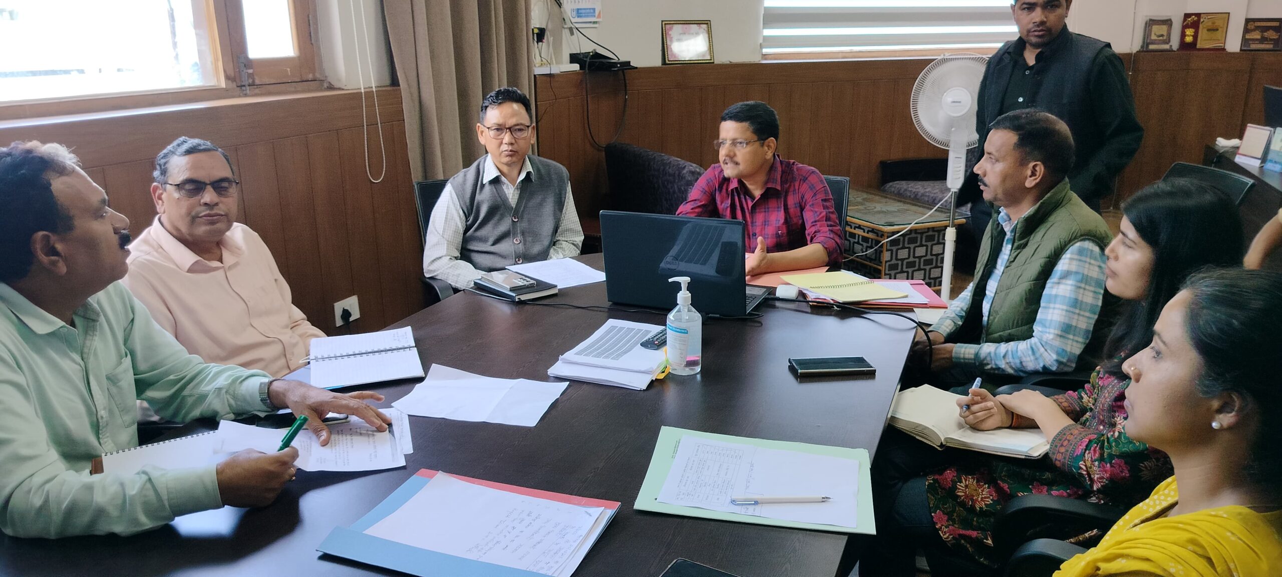 20 जुलाई तक चलेगा पौधरोपण अभियान, मतदेय स्थलों को बनाया जा रहा हरित केंद्र