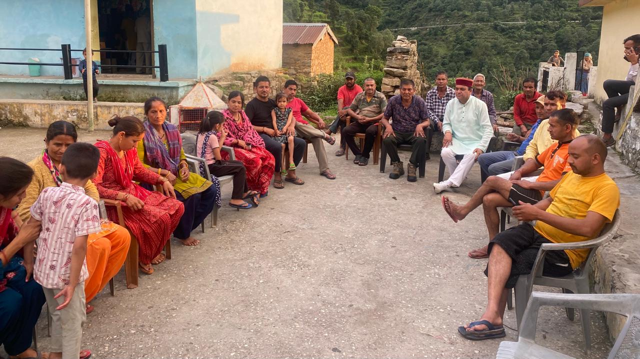 पूर्व ब्लॉक प्रमुख संपत सिंह रावत का जनसंपर्क अभियान