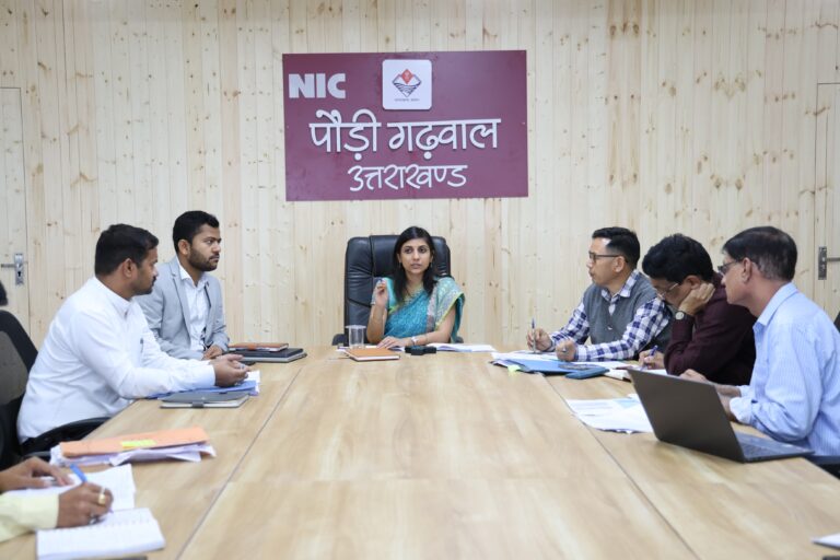 जनता की सुविधा के मुताबिक बाजार क्षेत्र में वाहन पार्किंग स्थल निर्माण के निर्देश