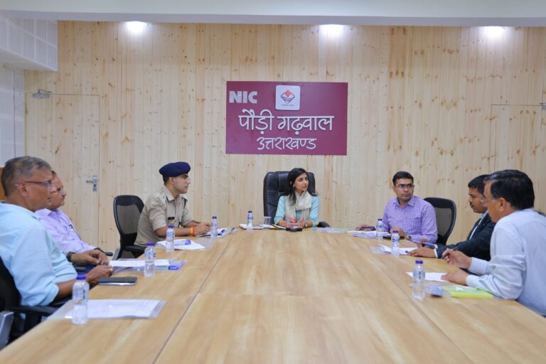 प्रत्येक छः माह में जिला पत्रकार सम्मेलन आयोजित करने के निर्देश