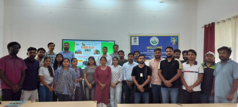 डॉ. अंबेडकर उत्कृष्टता केंद्र, हे. न. ब. गढ़वाल विश्वविद्यालय, जम्मू कश्मीर अध्ययन केंद्र एवम देवभूमि विचार मंच के संयुक्त तत्वाधान में आज कारगिल विजय दिवस मनाया गया।