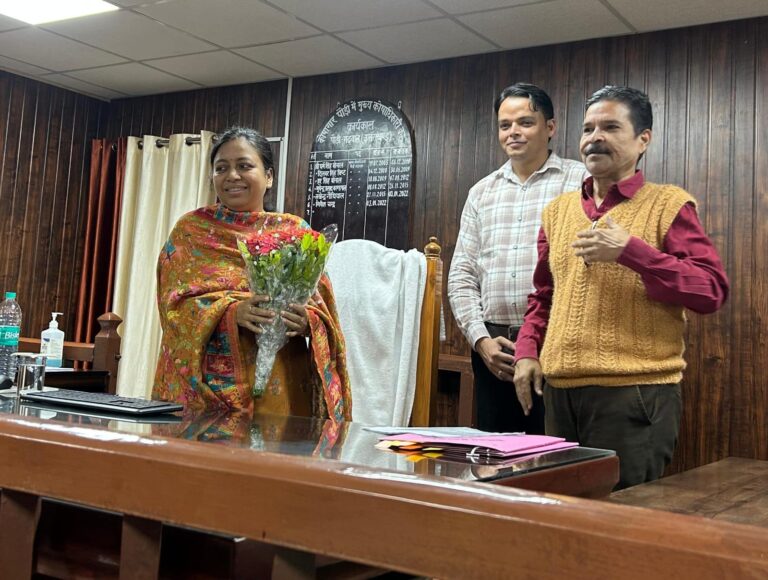 नवनियुक्त मुख्य कोषाधिकारी नमिता सिंह ने औपचारिक रूप से कार्यभार ग्रहण किया।