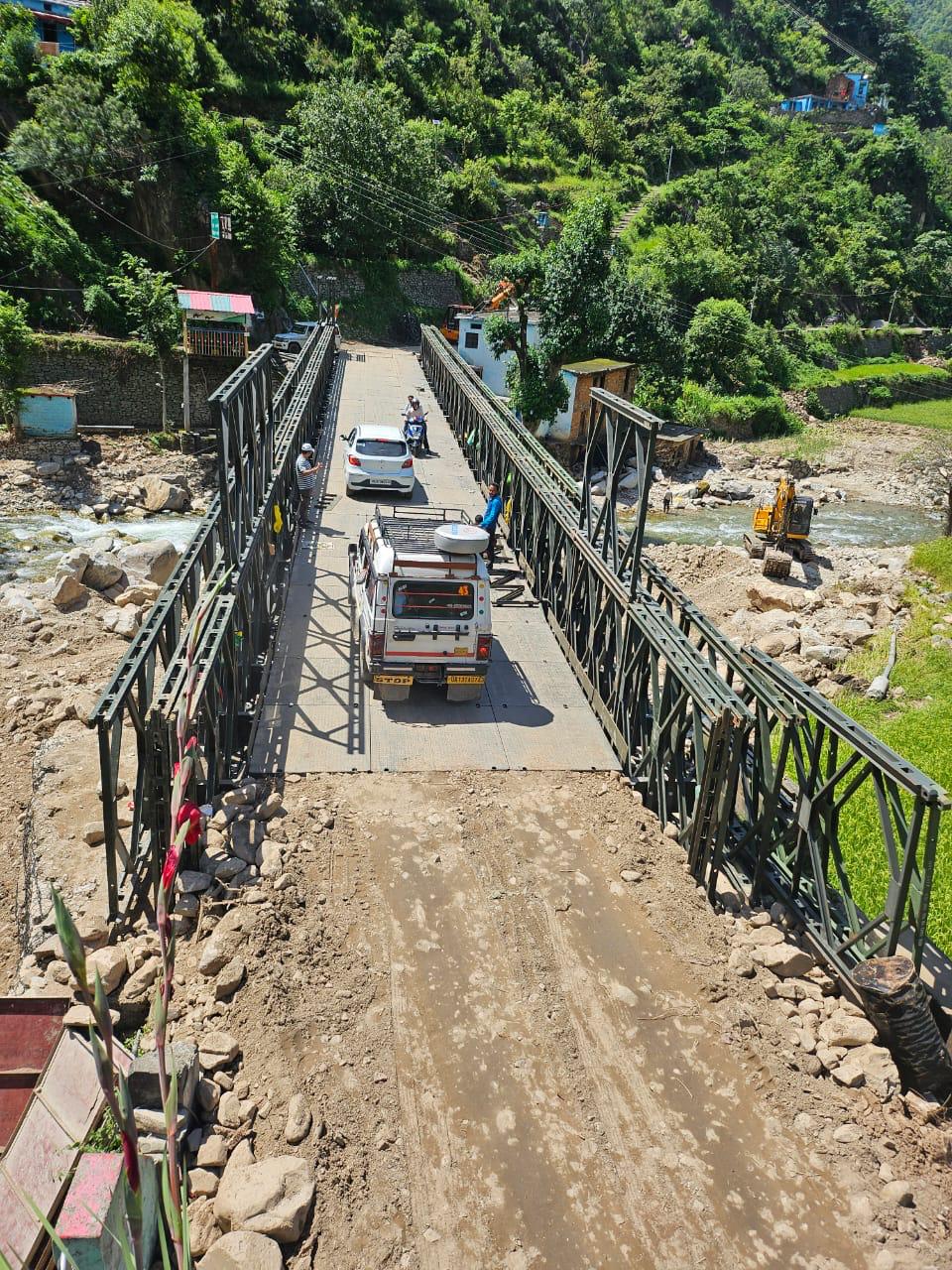 जिलाधिकारी की सक्रियता से दो हफ्ते से भी कम समय में तैयार हुआ पुल