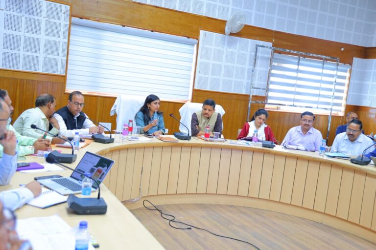 जिलाधिकारी स्वाति एस भदौरिया की अध्यक्षता में बीडीओ सहवर्गीय बैठक आयोजित की गयी।