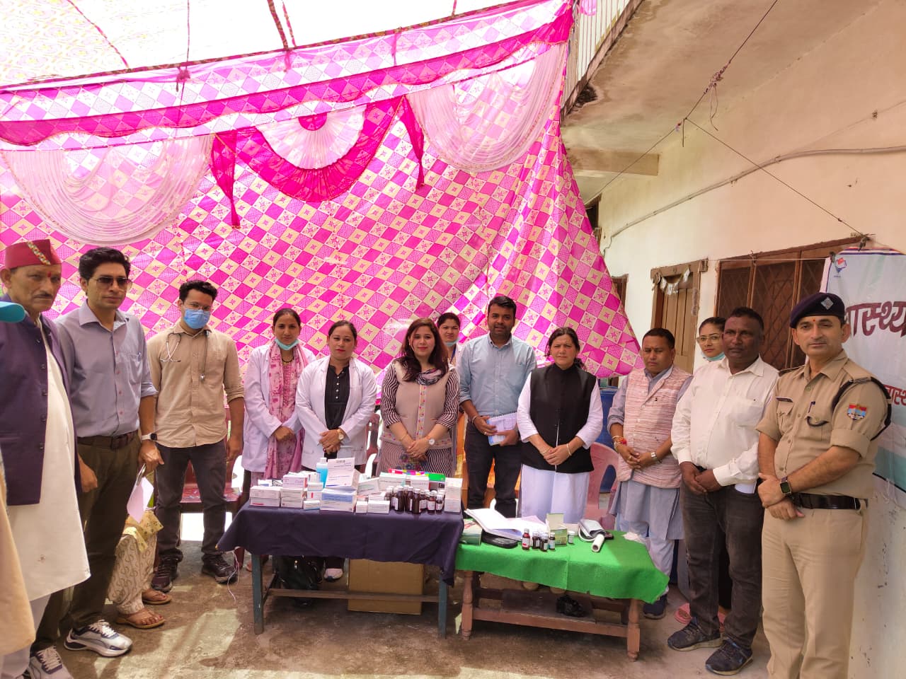 पाबो क्षेत्र में आपदा पीड़ितों को विधिक सेवाओं की जानकारी व राहत सामग्री वितरित