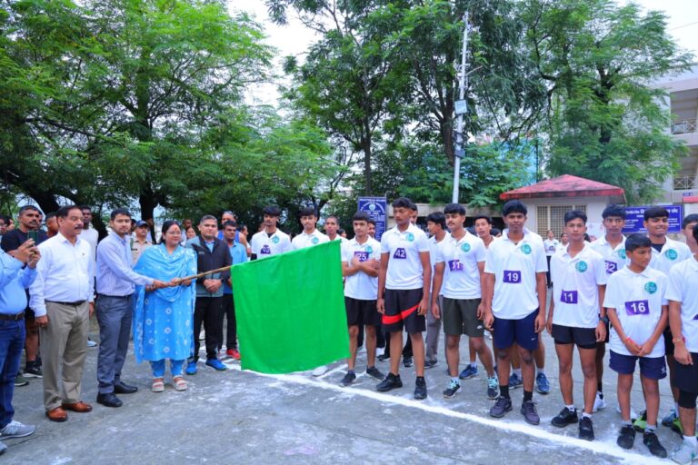 समाज कल्याण विभाग और शारीरिक शिक्षा विभाग, एचएनबी केंद्रीय गढ़वाल विश्वविद्यालय के संयुक्त तत्वावधान में हुआ क्रॉस कंट्री दौड़ का आयोजन