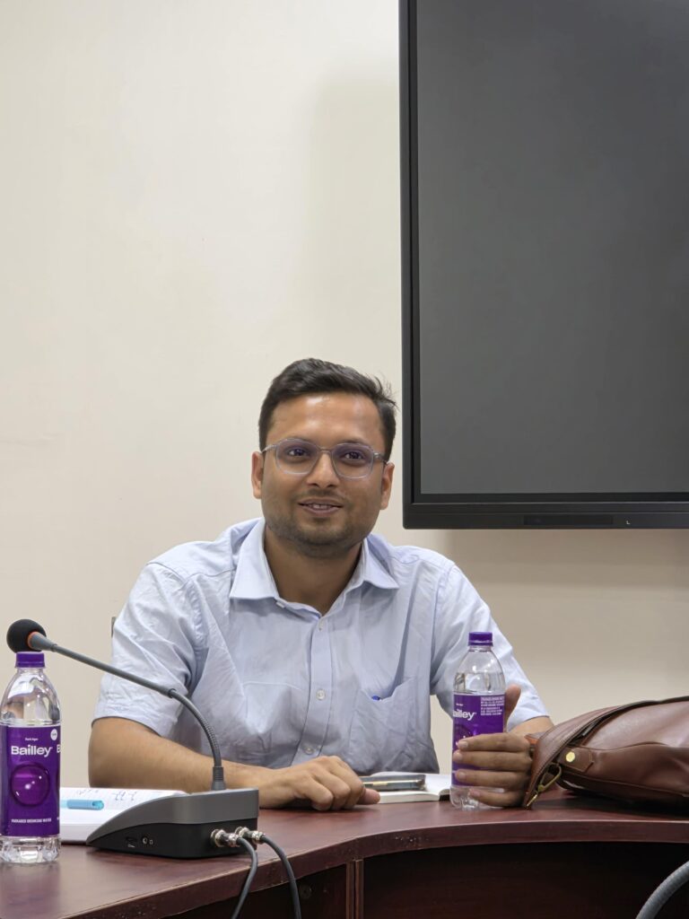 नवनियुक्त कोषाधिकारी अमर्त्य विक्रम सिंह ने कोषागार पौड़ी में औपचारिक रूप से कार्यभार ग्रहण किया। अमर्त्य विक्रम सिंह उत्तराखंड पी.सी.एस. 2021 बैच के अधिकारी हैं।