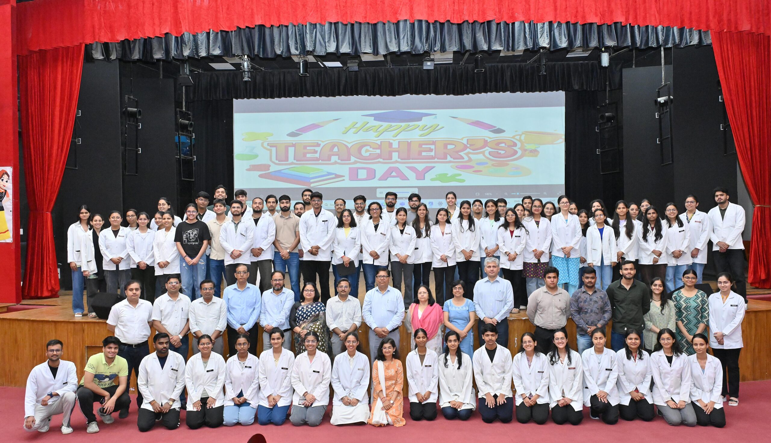 प्राचार्य डॉ. सयाना ने किया सम्मानित – चिकित्सा शिक्षा व स्वास्थ्य सेवाओं में योगदान पर सम्मान