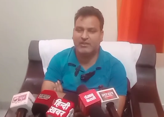 देवप्रयाग विधानसभा क्षेत्र के मेधावी छात्र-छात्राओं के बहुप्रतीक्षित भारत दर्शन भ्रमण कार्यक्रम को अर्द्धवार्षिक परीक्षाओं के कारण फिलहाल स्थगित कर दिया गया था।