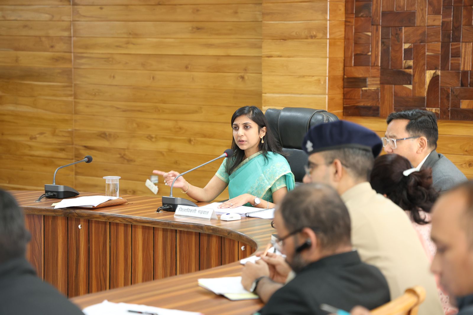 राजस्व प्रशासन में पारदर्शिता और समयबद्ध निस्तारण पर जिलाधिकारी ने दिए सख़्त निर्देश