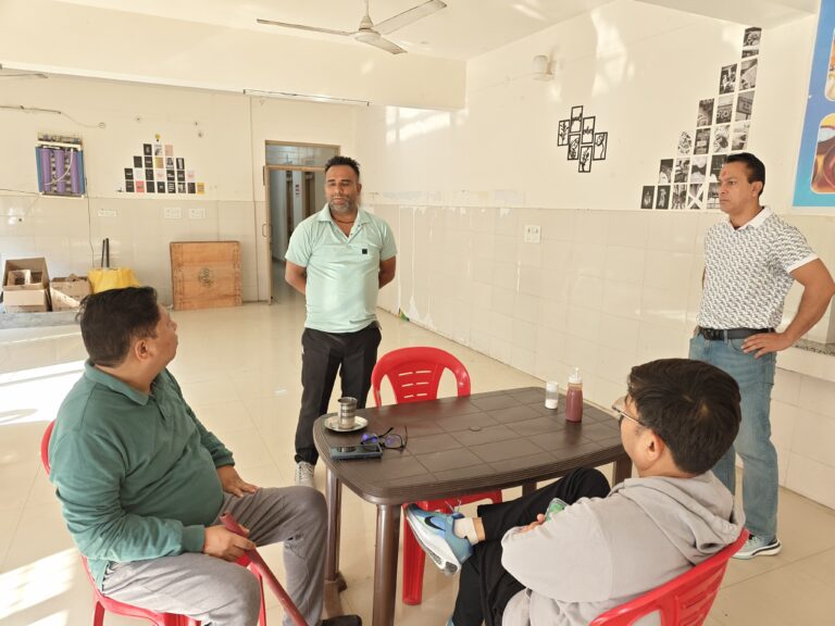 डॉ. सयाना ने आगे कहा कि यदि किसी मैस की समयावधि अधिक हो गई हो, तो नयी टेंडर प्रक्रिया शीघ्र शुरू की जाएगी, ताकि प्रतिस्पर्धात्मक प्रक्रिया से बेहतर व्यवस्था सुनिश्चित की जा सके।