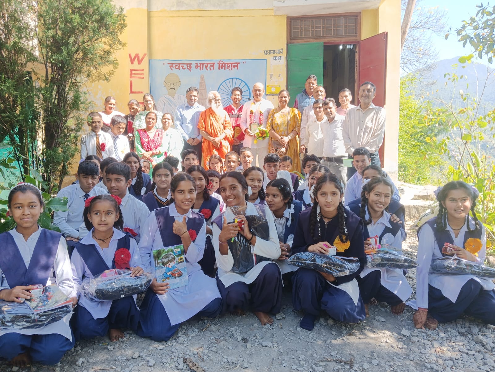 धनतेरस पर्व के शुभ अवसर पर विकास खण्ड खिर्सू के अंतर्गत राजकीय इंटर कॉलेज मरखोड़ा में आज एक प्रेरणादायी एवं भावनात्मक समारोह का आयोजन किया गया।