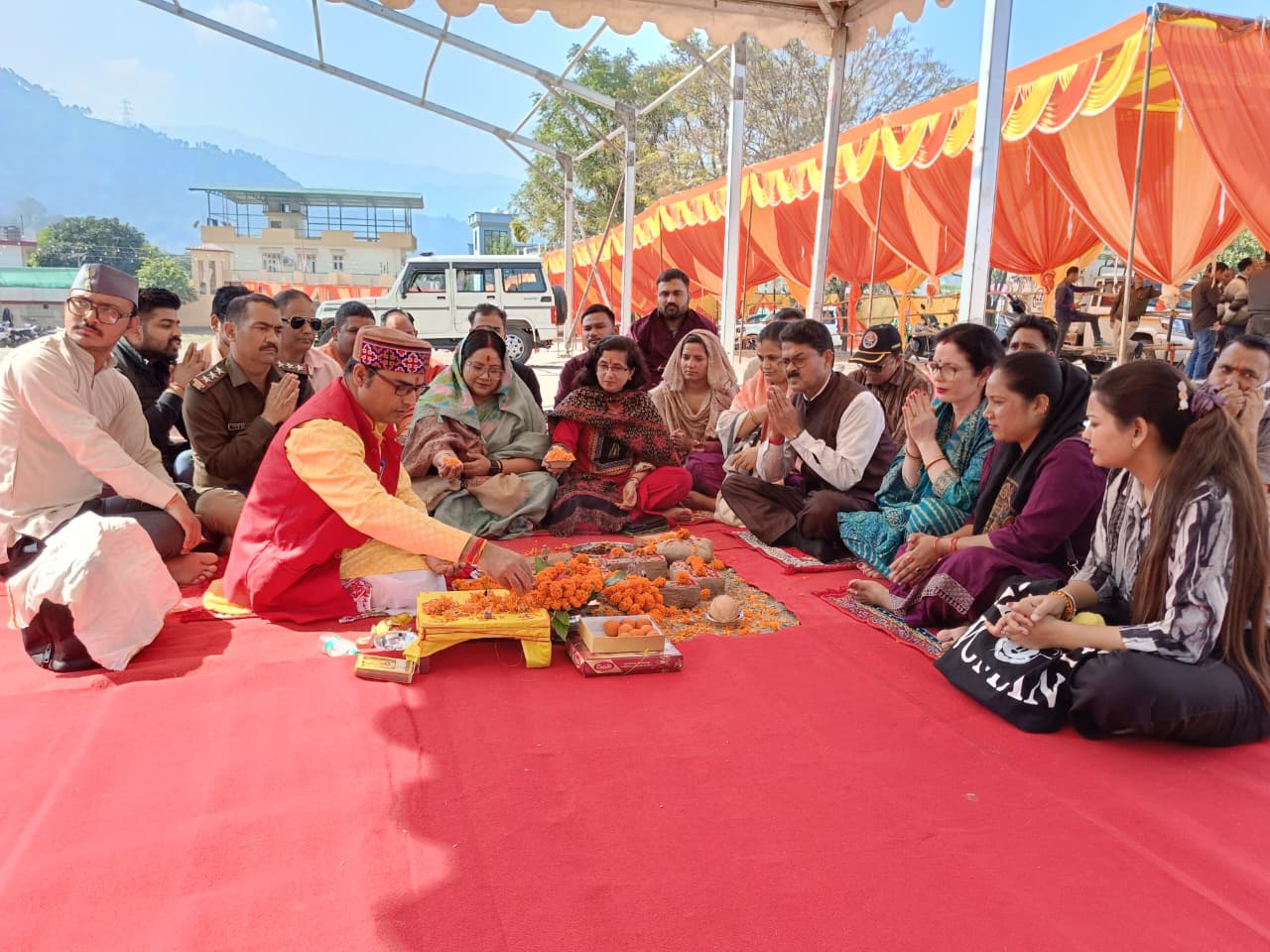 श्रीनगर में बैकुंठ चतुर्दशी मेले के सफल आयोजन के लिए आवास विकास मैदान में भूमि पूजन कार्यक्रम