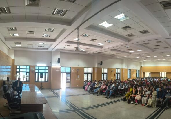 वंदे मातरम” के 150 वर्ष पूरे होने पर विश्वविद्यालय में सामूहिक गायन एवं प्रधानमंत्री का लाइव कार्यक्रम