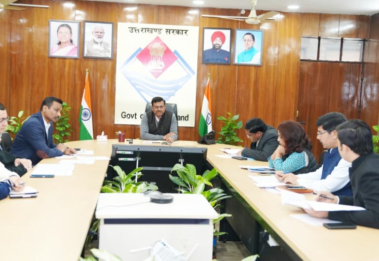 मुख्य सचिव ने कहा कि 32 पीएमश्री स्कूलों में एकीकृत विज्ञान प्रयोगशालाओं की स्थापना में भी तेजी लायी जाए।