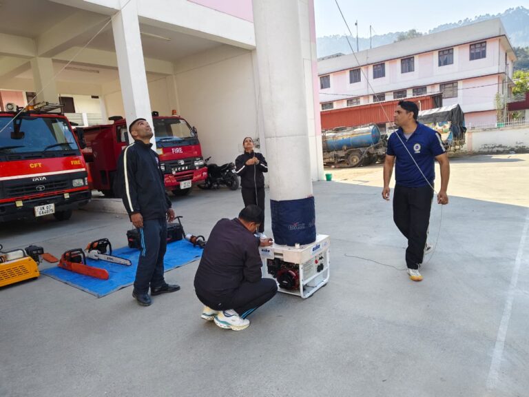 किसी भी आपदा या आपात की स्थिति में त्वरित कार्यवाही और उपकरणों के सही संचालन का कार्मिकों द्वारा किया मॉक अभ्यास