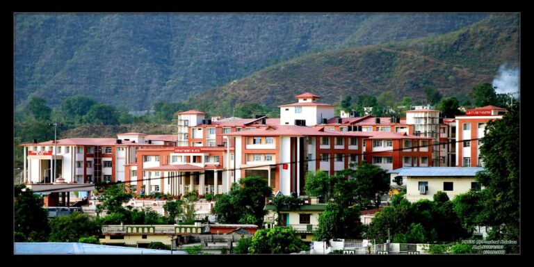 मेडिकल कॉलेज में संचालित है एमबीबीएस पीजी एमडी- एमएस और डीएनबी डिप्लोमा कोर्स