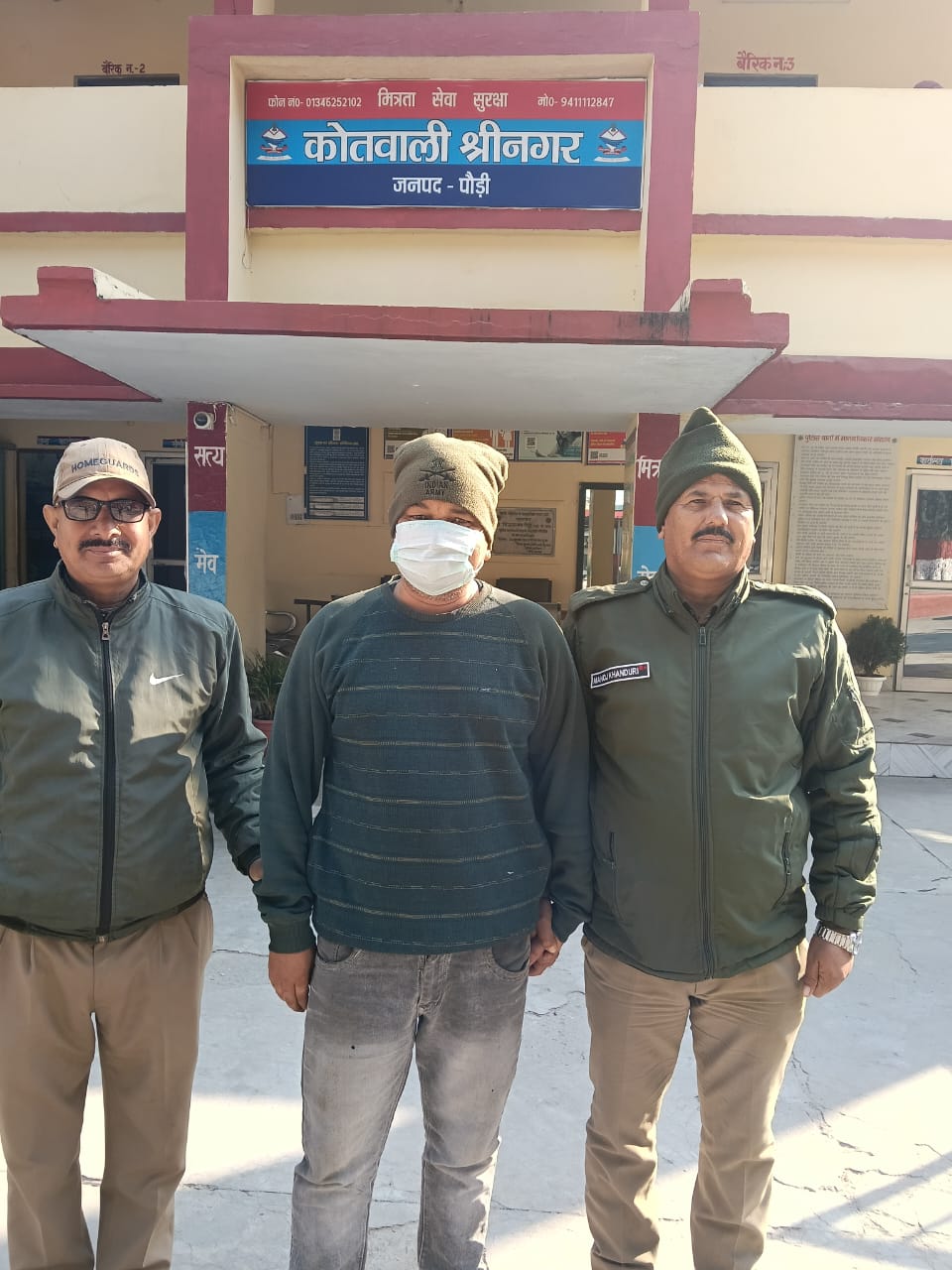 होटल में अवैध रूप से शराब परोसते पकड़ा गया होटल स्वामी