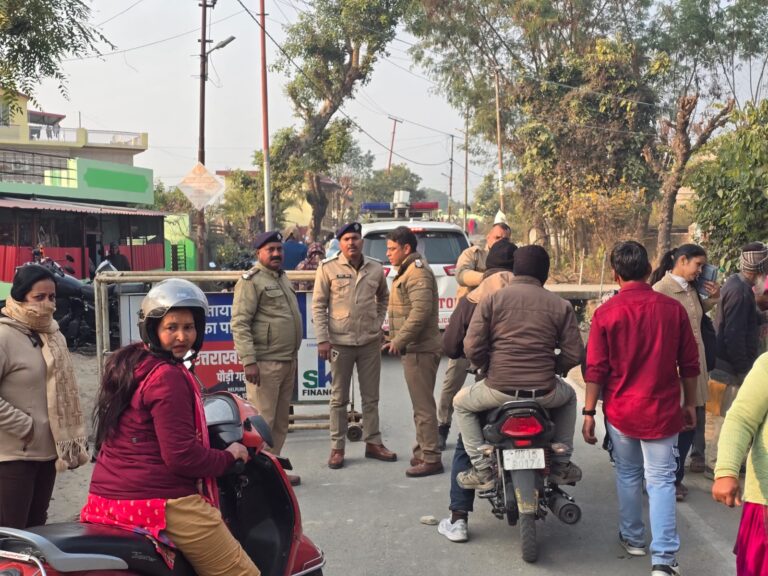 मेला स्थलों पर शांति, सुरक्षा एवं सुव्यवस्था सुनिश्चित करने के लिए सतत एवं प्रभावी रूप से की जा रही निगरानी