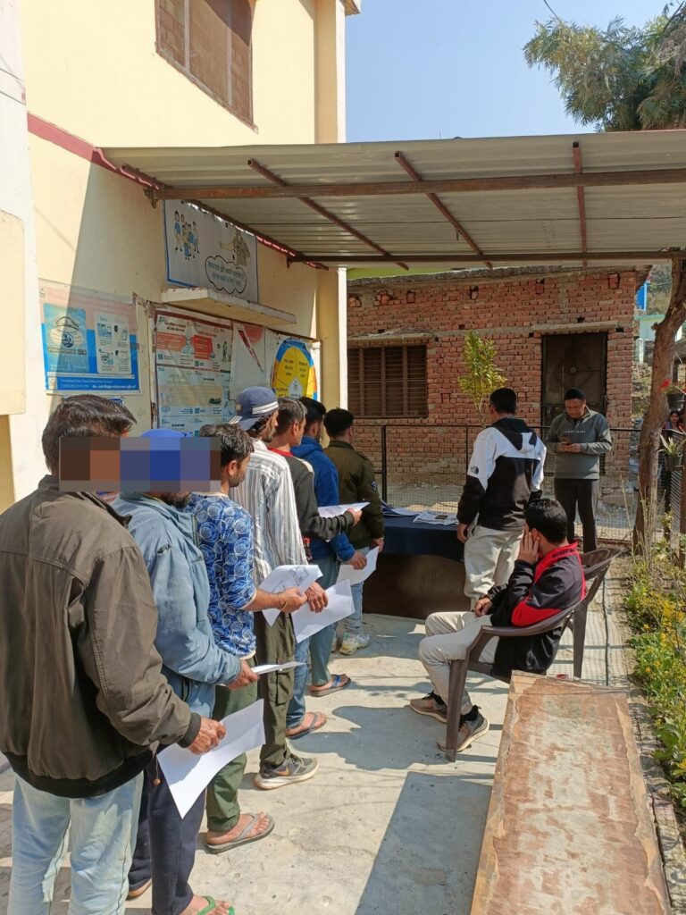 जनपद में सुरक्षा सुदृढ़ीकरण हेतु ‘ऑपरेशन क्रैक डाउन’ अभियान में आई तेजी, हर स्तर पर की जा रही सत्यापन की कार्यवाही