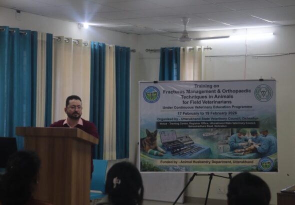 पशुचिकित्सा विज्ञान के बदलते परिदृश्य को दृष्टिगत रखते हुए पशुपालन विभाग के पशुचिकित्साधिकारियों के कौशल विकास हेतु उत्तराखण्ड राज्य पशुचिकित्सा परिषद द्वारा मंगलवार, 17 फरवरी को पशुपालन विभाग में कार्यरत 20 पशुचिकित्साधिकारियों के लिए तीन दिवसीय प्रशिक्षण कार्यक्रम “Fractures Management & Orthopaedic Techniques in Animals for Field Veterinarian” का आयोजन किया गया।