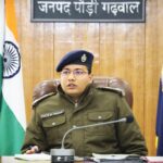 वरिष्ठ पुलिस अधीक्षक पौड़ी श्री सर्वेश पंवार ने पुलिस लाइन पौड़ी में ली माह जनवरी की मासिक अपराध गोष्ठी