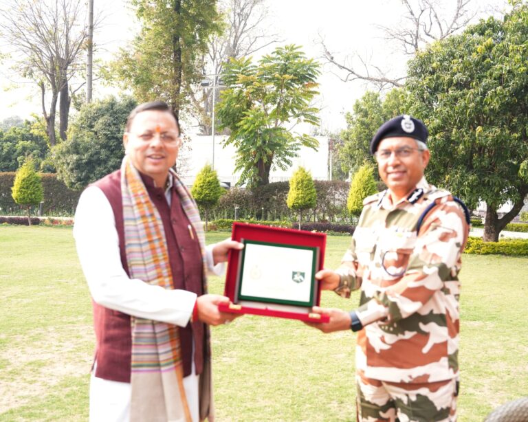 मुख्यमंत्री श्री पुष्कर सिंह धामी से भारत-तिब्बत सीमा पुलिस (आईटीबीपी) के महानिदेशक श्री शत्रुजीत कपूर ने शिष्टाचार भेंट की।