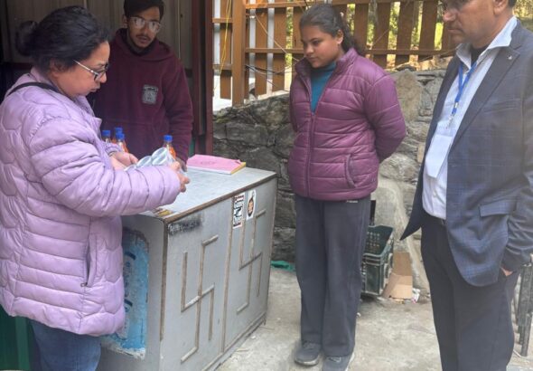 होली पर्व को देखते हुए जनपद में खाद्य पदार्थों की गुणवत्ता सुनिश्चित करने के लिए खाद्य संरक्षा एवं औषधि प्रशासन ने विशेष अभियान चलाया है।