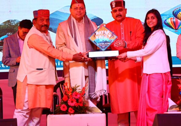 मुख्यमंत्री पुष्कर सिंह धामी ने किया नयार वैली फेस्टिवल का भव्य उद्घाटन, एडवेंचर गतिविधियों का फ्लैग ऑफ कर पर्यटन को दी नयी उड़ान