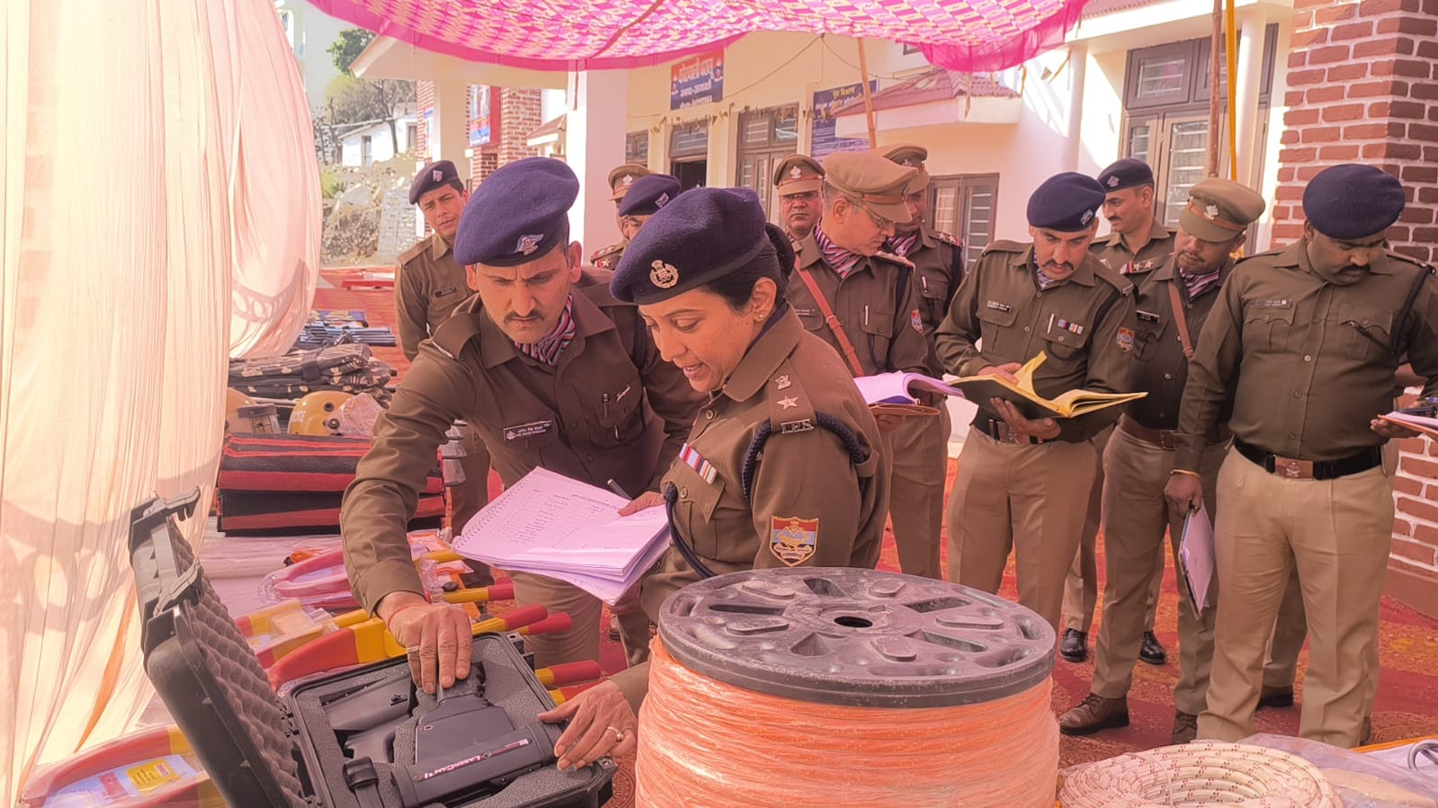 पुलिस एवं कानून-व्यवस्था को सुदृढ़ तथा पुलिस की कार्यप्रणाली को बेहतर बनाने के दिये निर्देश