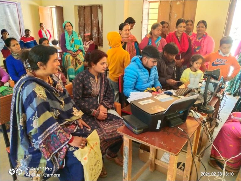 मंजाकोट में आधार कार्ड सुधार एवं अपडेट शिविर आयोजित।