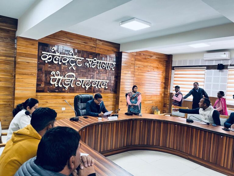 जनता मिलन कार्यक्रम में मुआवजा, पेयजल और निर्माण गुणवत्ता प्रकरणों पर सीडीओ द्वारा त्वरित कार्रवाई के निर्देश