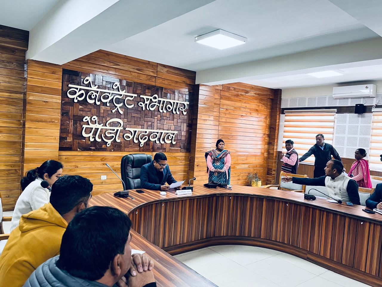 जनता मिलन कार्यक्रम में मुआवजा, पेयजल और निर्माण गुणवत्ता प्रकरणों पर सीडीओ द्वारा त्वरित कार्रवाई के निर्देश