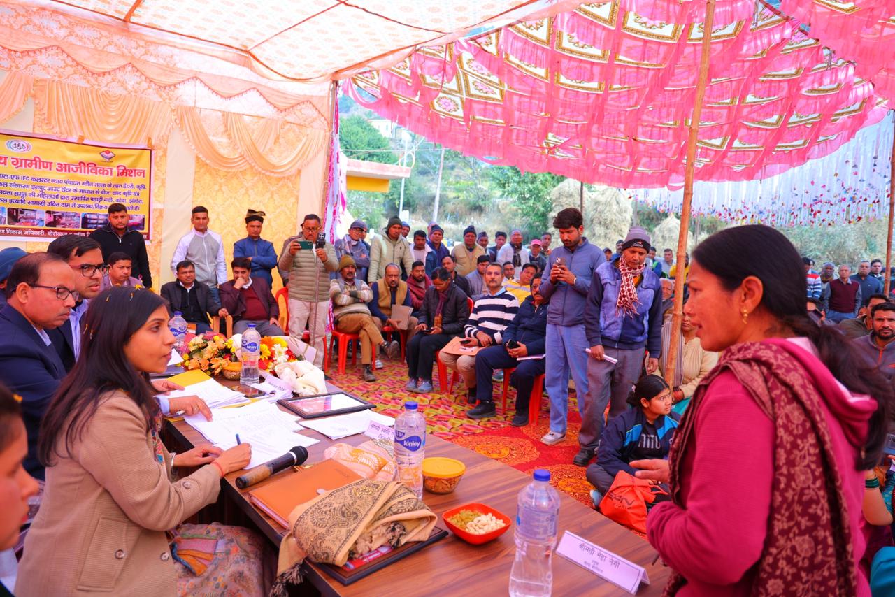 जन-जन की सरकार, जन-जन के द्वार: पौड़ी की 102 न्याय पंचायतों में शिविर, 15 हजार से अधिक लोगों तक पहुँचा योजनाओं का लाभ