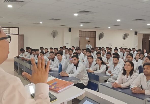 #SrinagarMedicalCollege #MBBSInternship #DrAshutoshSayana #MedicalEducation #UttarakhandHealth #OrientationProgram #YoungDoctors #SrinagarGarhwal