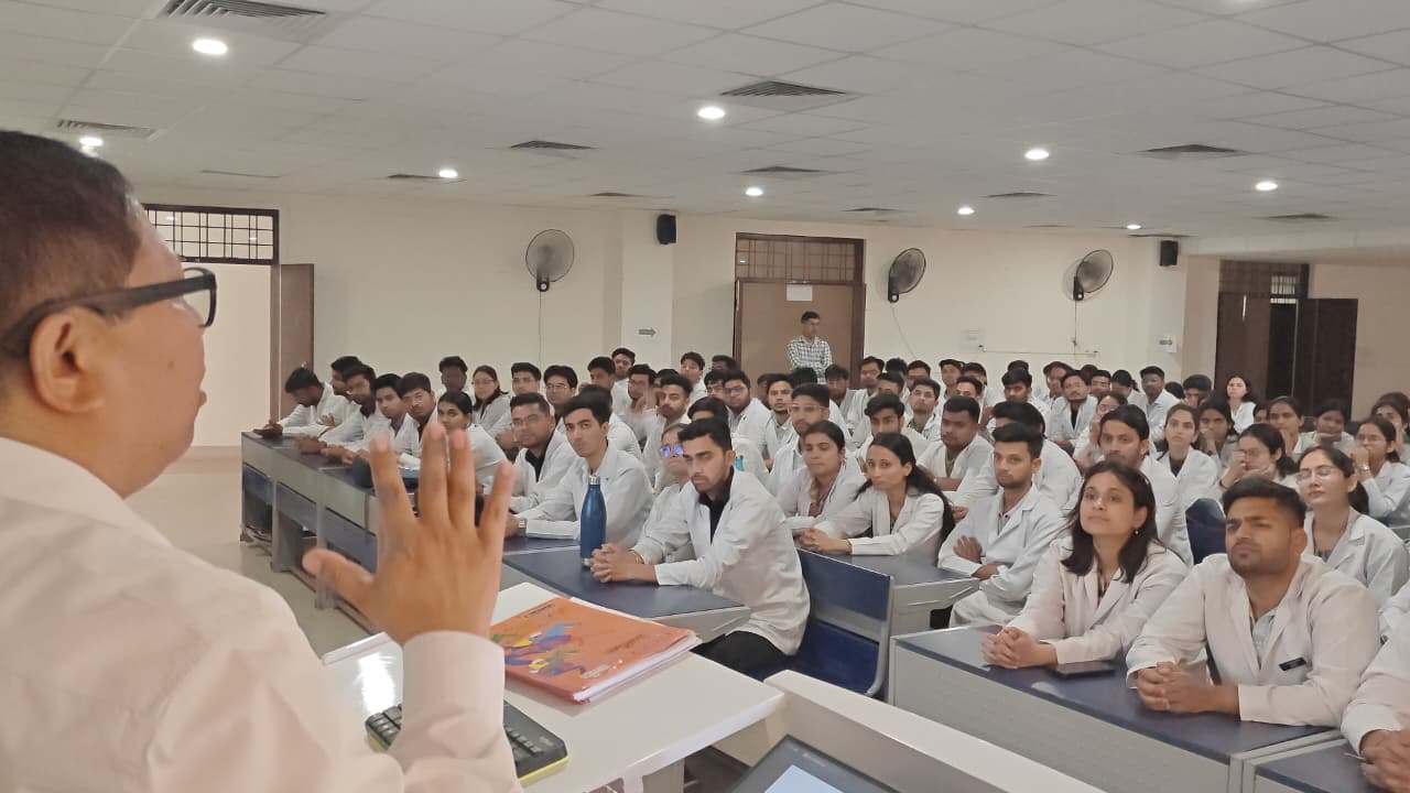 #SrinagarMedicalCollege #MBBSInternship #DrAshutoshSayana #MedicalEducation #UttarakhandHealth #OrientationProgram #YoungDoctors #SrinagarGarhwal