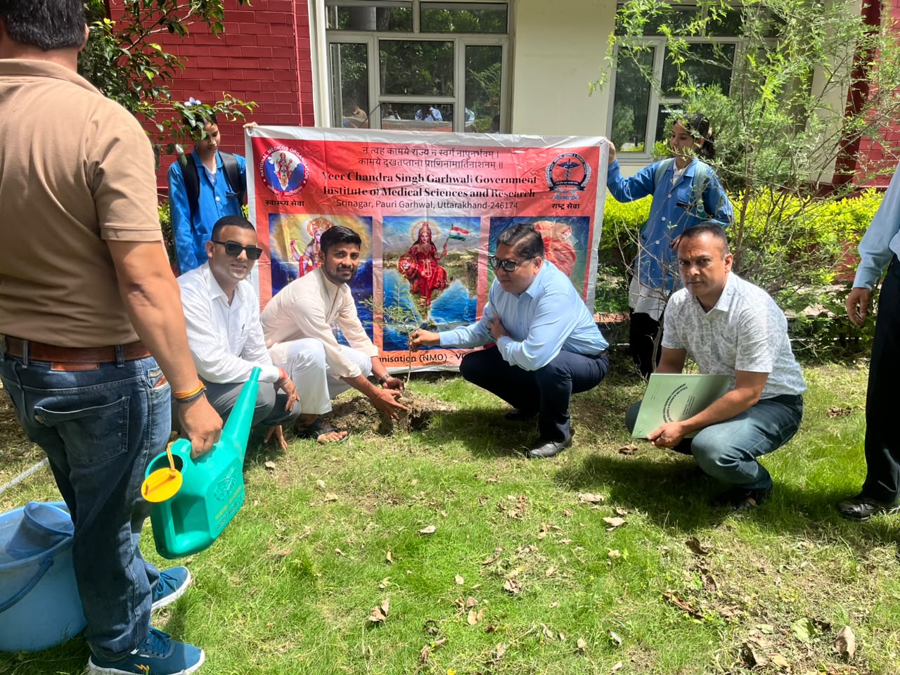 #HarelaFestival #NMOSrinagar #MedicalCollegeSrinagar #DrAshutoshSayana #TreePlantation #HimwantPatrika #UttarakhandNews #SrinagarGarhwal