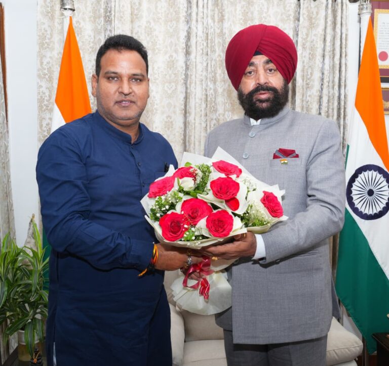 #VinodKandari #DevprayagMLA #GovernorGurmitSingh #BharatDarshanYatra #RajbhawanDehradun #SatyaKiGunj #UttarakhandNews #StudentDevelopment